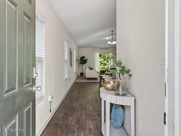 4th image of 7940 MEADOW WALK Lane