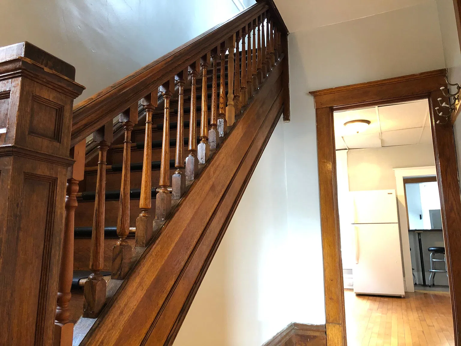 6 bed, $3,360 — Photo 1