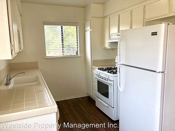 3rd image of 35 24th Ave APT 1