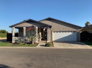 378 Birch Ln, Dinuba, CA 93618