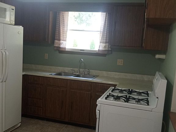 Kitchen with appliances