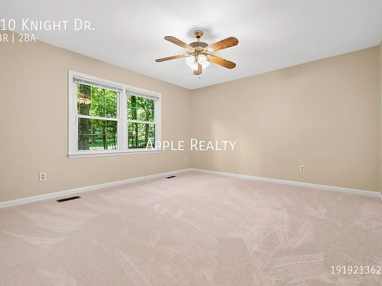 810 Knight Dr — Photo 10