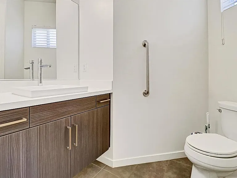 1702 Sienna Ct — Photo 16