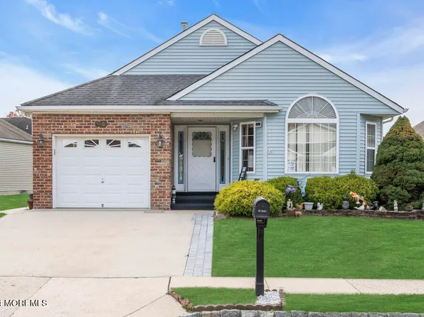 116 Chesterfield Lane, Toms River, NJ 08757