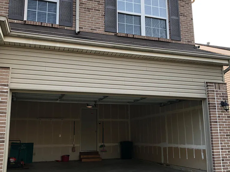 401 Pallardy Ln — Photo 2