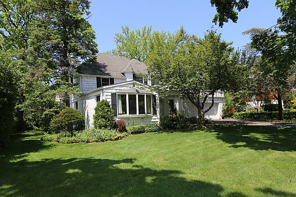 1st image of 109 Crescent Ln