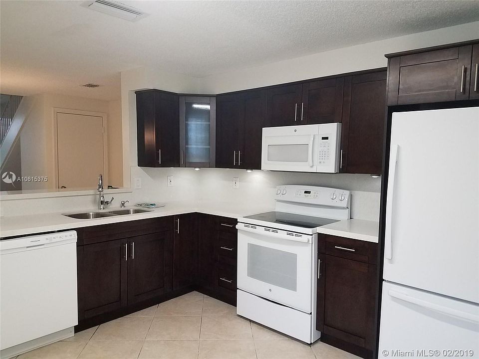 1st image of 912 Sevilla Cir #912