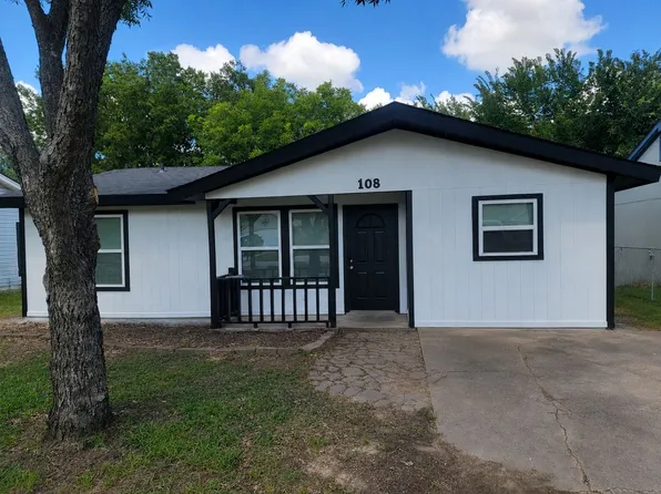 108 N 4th St, Crandall, TX 75114
