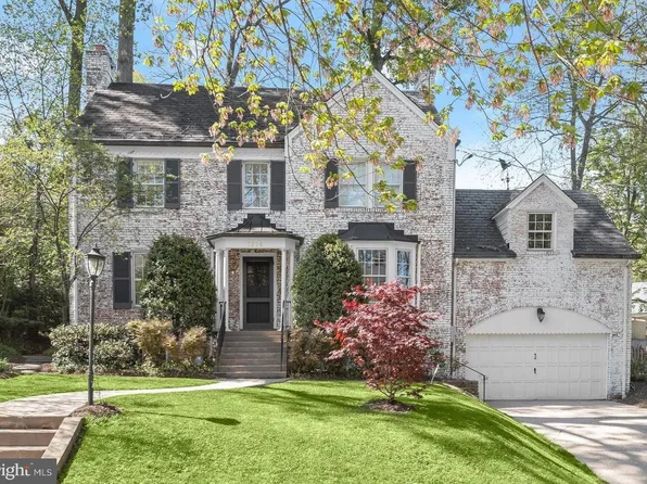 7214 Rollingwood Dr, Chevy Chase, MD 20815