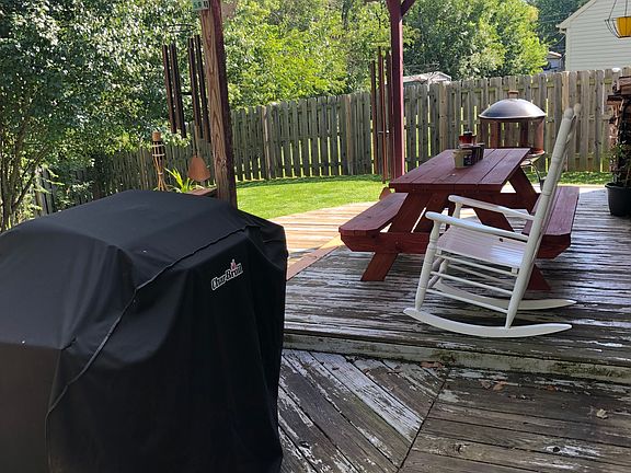 2nd image of 9132 Robey Glen Dr