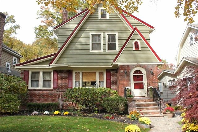 1st image of 305 Richmond Ave