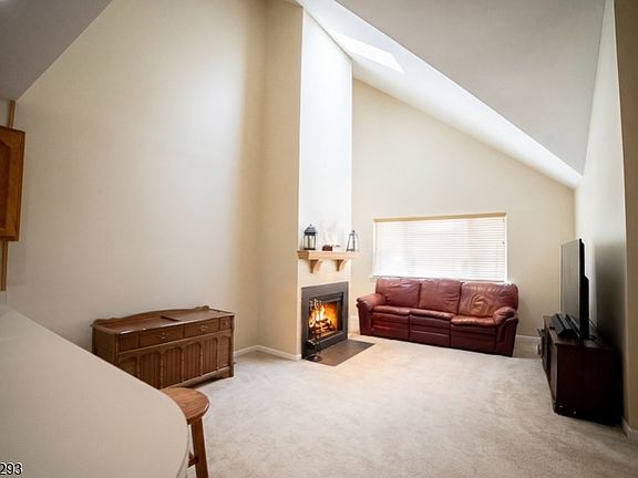 3rd image of 343 Falcon Ridge Way