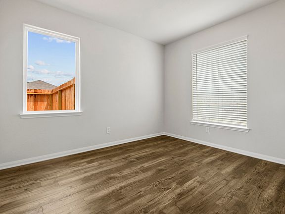 The private dining room sets the stage for incredible dinner parties or family game night.