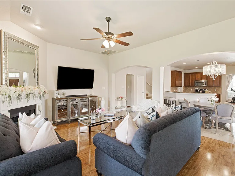 8720 Devonshire Dr — Photo 15
