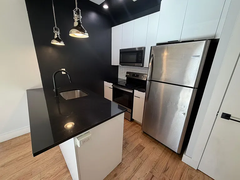 494 Jackson Ave #3B — Photo 13