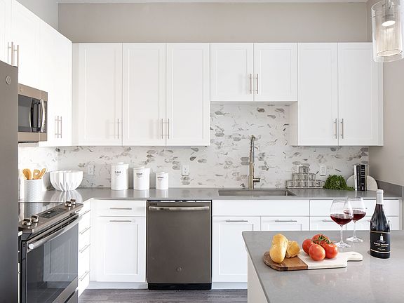 5th image of 1400 Morgan Stanley Ave #302