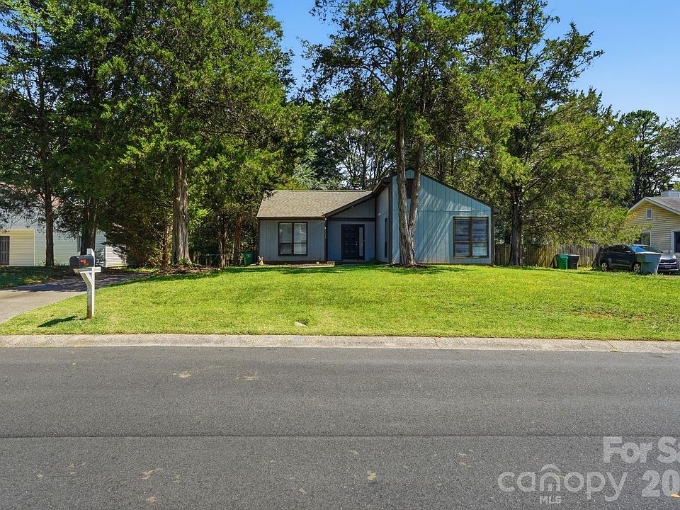 1st image of 11813 Moonridge Dr
