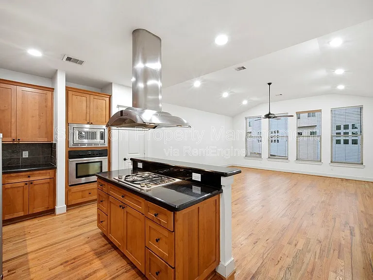 2323 Sperber Ln — Photo 20