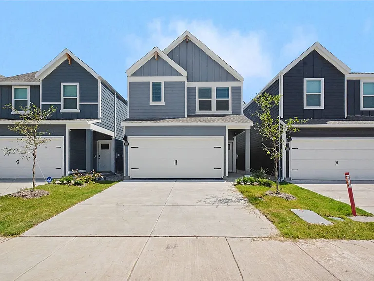 125 Arbor Dr — Photo 3