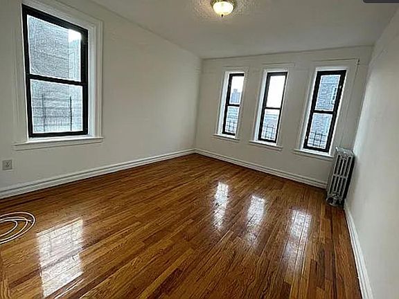 4th image of 3204 Holland Ave APT 4D