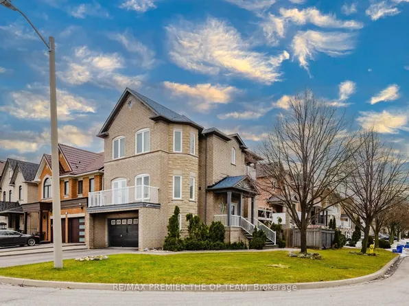 2 La Maria Ln, Vaughan, ON L6A 3X2