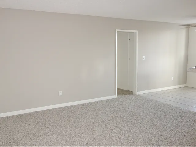 4827 Niagara Avenue San Diego, CA 92107-Elan Pacific Palms Apartment Homes-Living Room