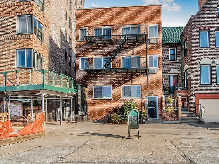 29 Chittenden Ave #2A — Photo 8