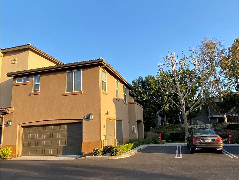 17871 Shady View Dr #1706