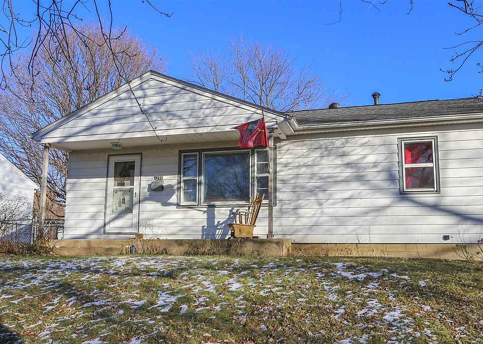 2nd image of 1291 Scott Ave