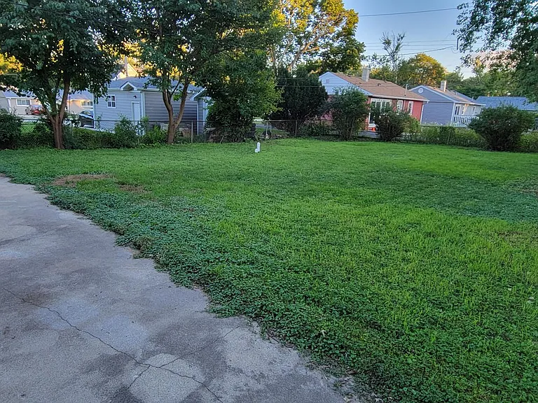 1406 Manchester Rd — Photo 12