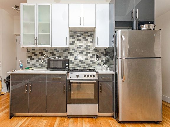 2nd image of 778 Lincoln Pl #3M