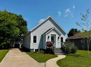 1314 Dakota Ave, Gladstone, MI 49837