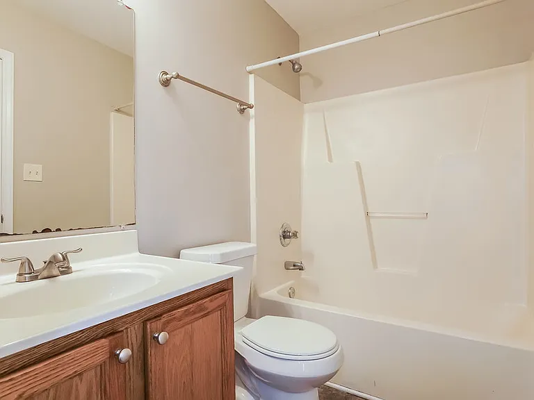 76 Nancy Ct — Photo 16