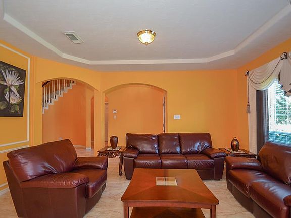 4th image of 1006 Riverchase Dr