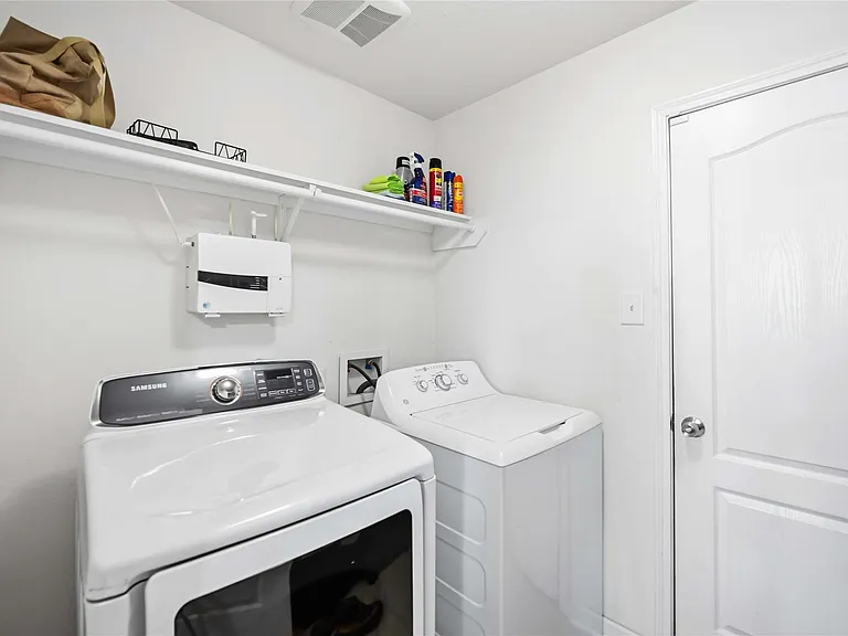 18933 Porchlight Ct — Photo 10