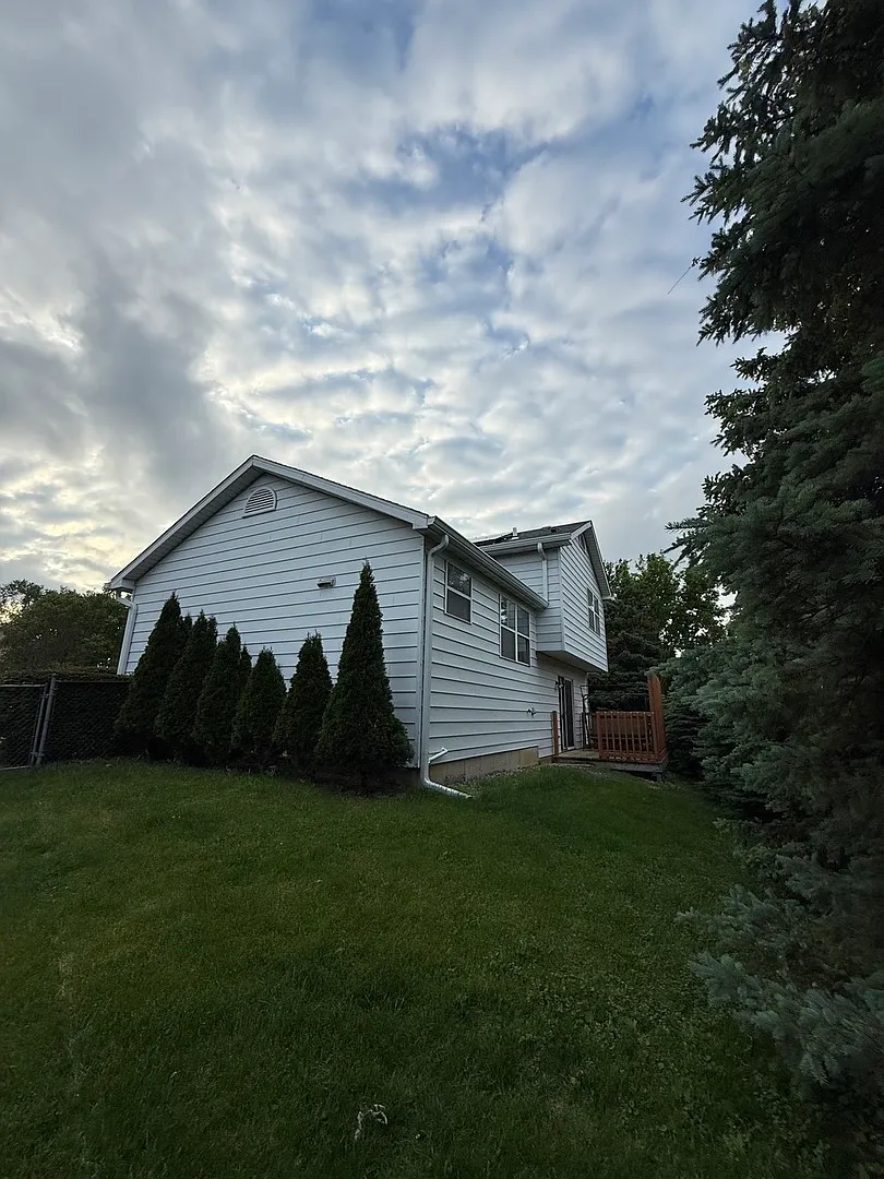Building Photo - 305 Elwood Ct