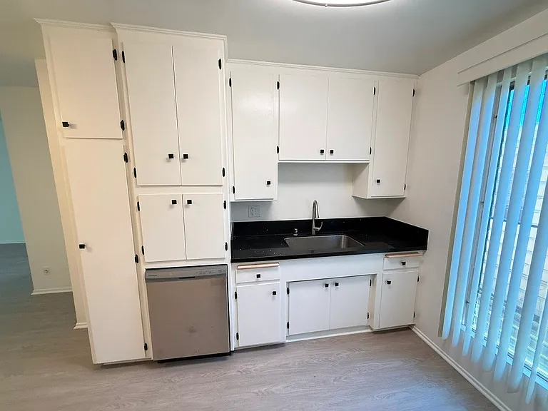 10943 Fruitland Dr #7 — Photo 7