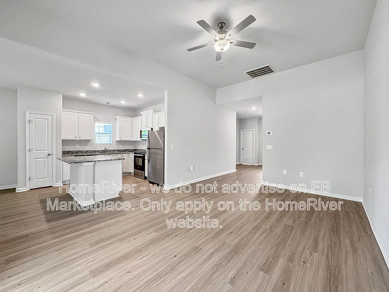 3 bed, 2.0 bath, 1316 sqft, $1,875 — Photo 3