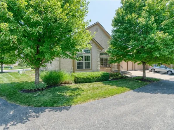 15644 S Church St Unit 1203, Olathe, KS 66062