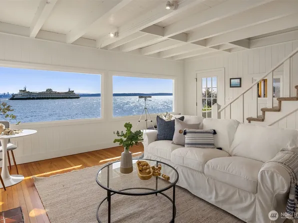 5430 Rockaway Beach Road NE, Bainbridge Island, WA 98110