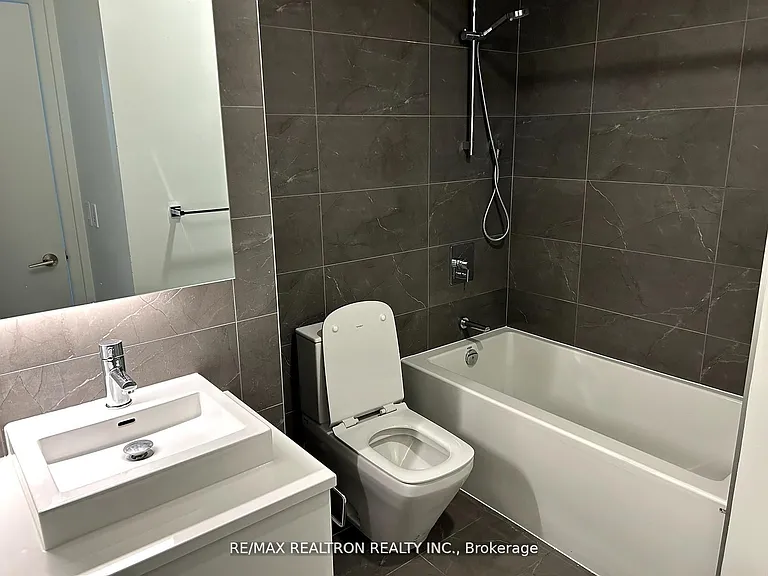 21 Lawren Harris Sq #1101 — Photo 13