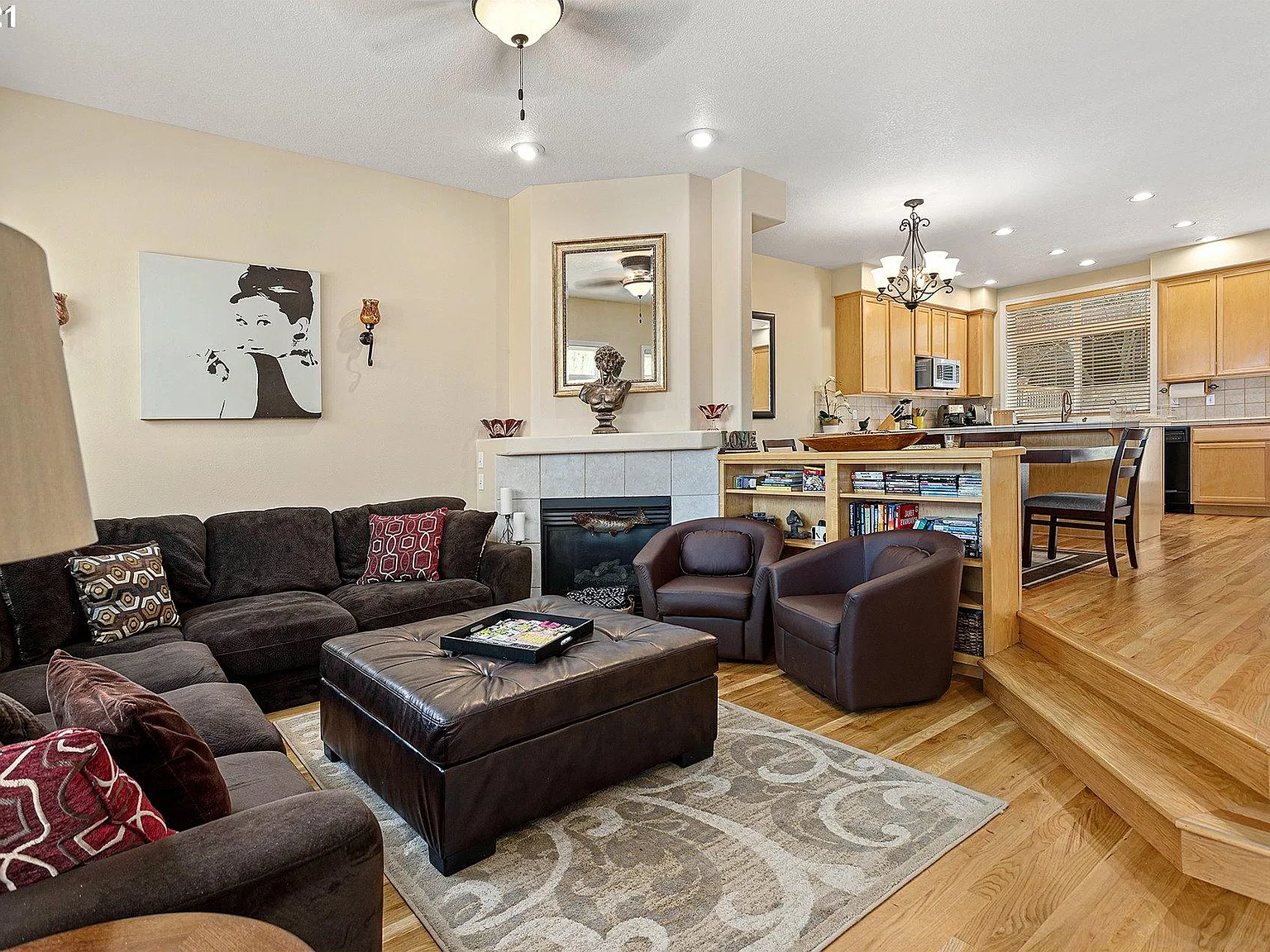 2 bed, 2.5 bath, 1630 sqft, $3,200 — Photo 3