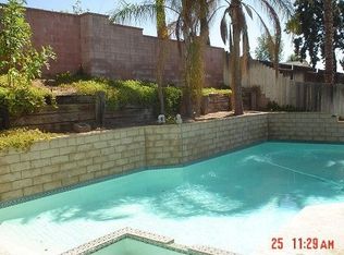 3346 Valencia Hill Dr, Riverside, CA 92507