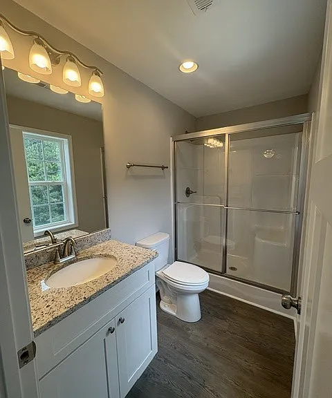 410 S Glover St — Photo 8