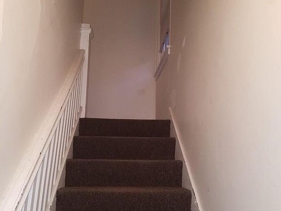 Entranceway to 2nd fl
