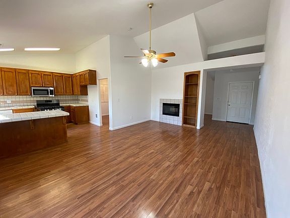 5th image of 317 Crescent Dr