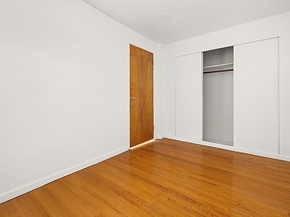 3rd image of 215 Mulberry St APT 4