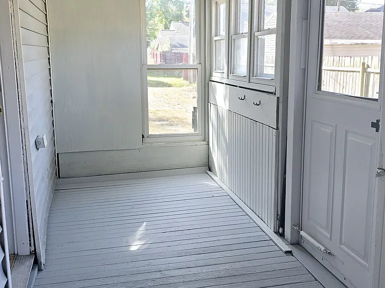 406 Saint Julian St — Photo 7