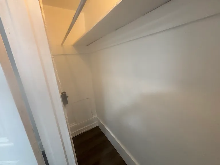 409 W Broad St #1 — Photo 12