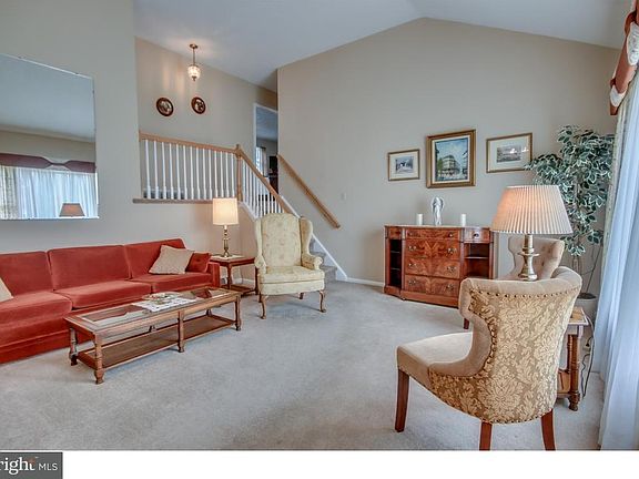 4th image of 746 Worthington Dr
